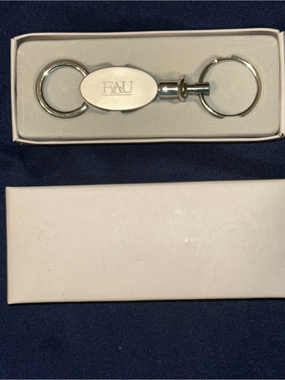 FAU Florida Atlantic University Silver Metal Key Ring / Oval Keychain Gift Boxed